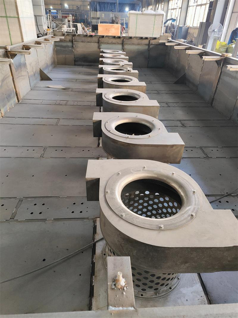 Várias marcas de ventiladores de resfriamento de água por convecção forçada por ar quente centrífugo usados ​​​​dentro do forno de aquecimento do forno de têmpera de vidro para processamento de vidro de baixa emissividade